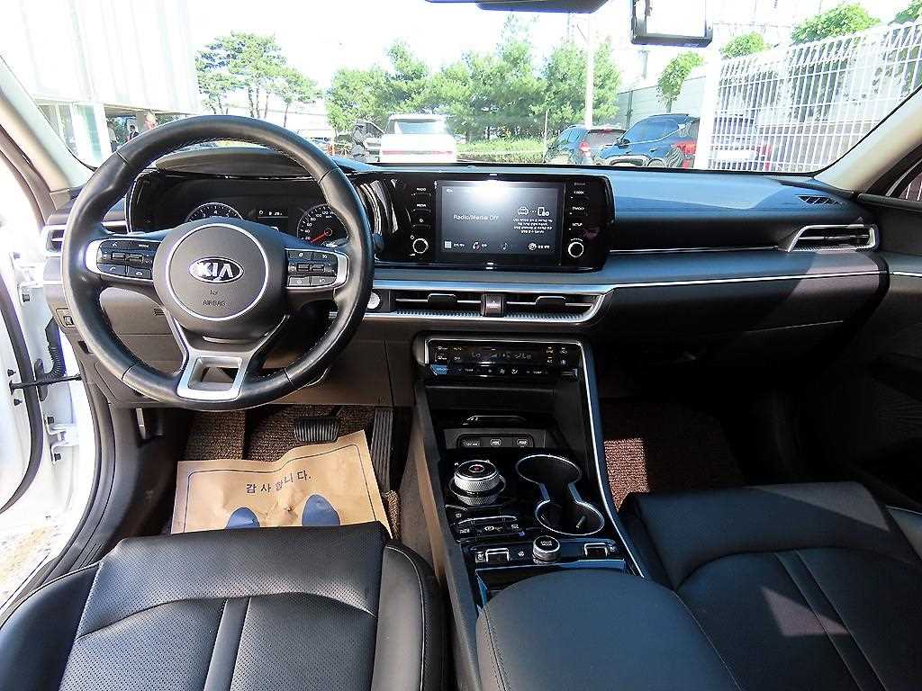 Kia K5 — photo 07