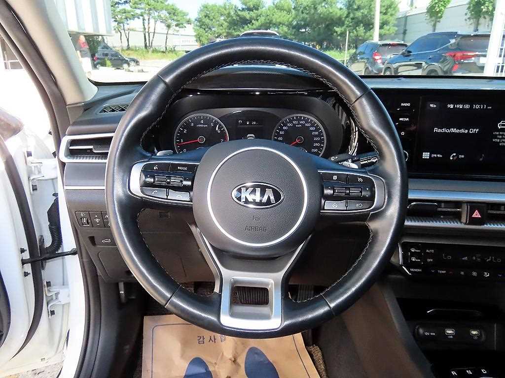 Kia K5 — photo 08