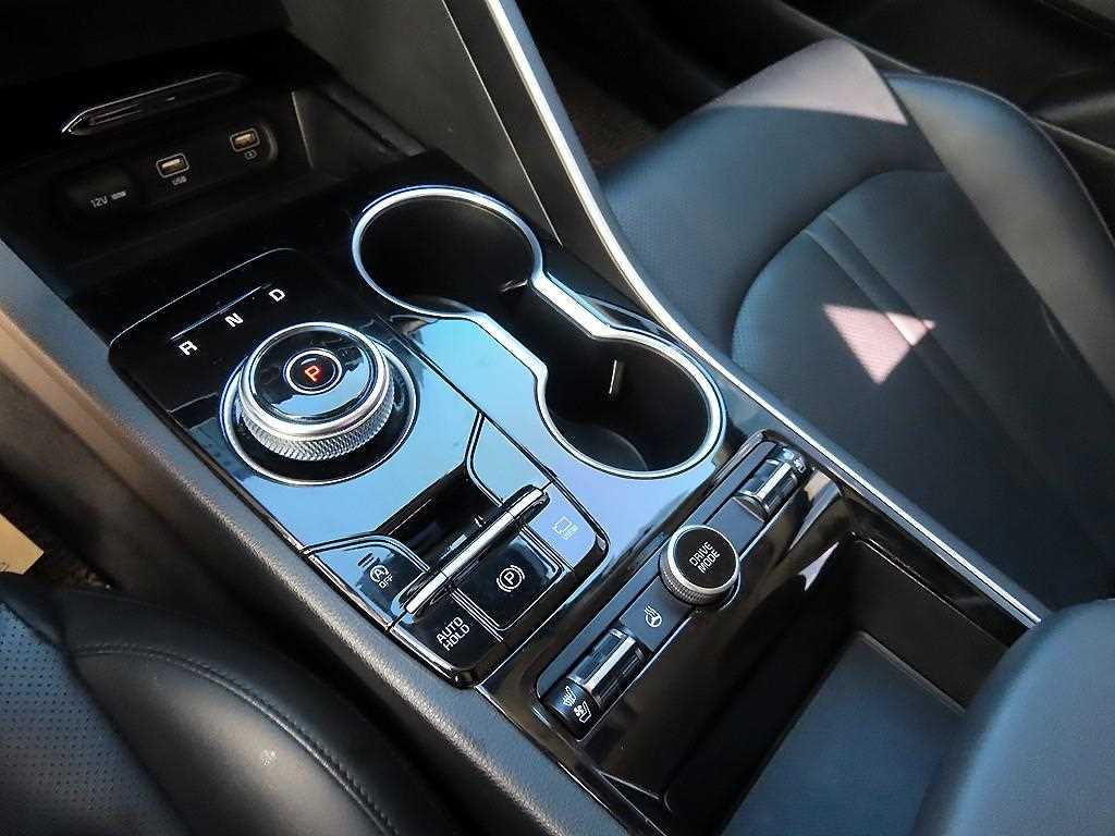 Kia K5 — photo 10