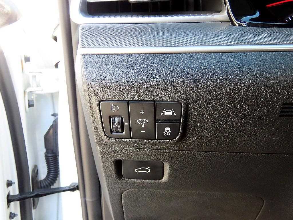 Kia K5 — photo 12