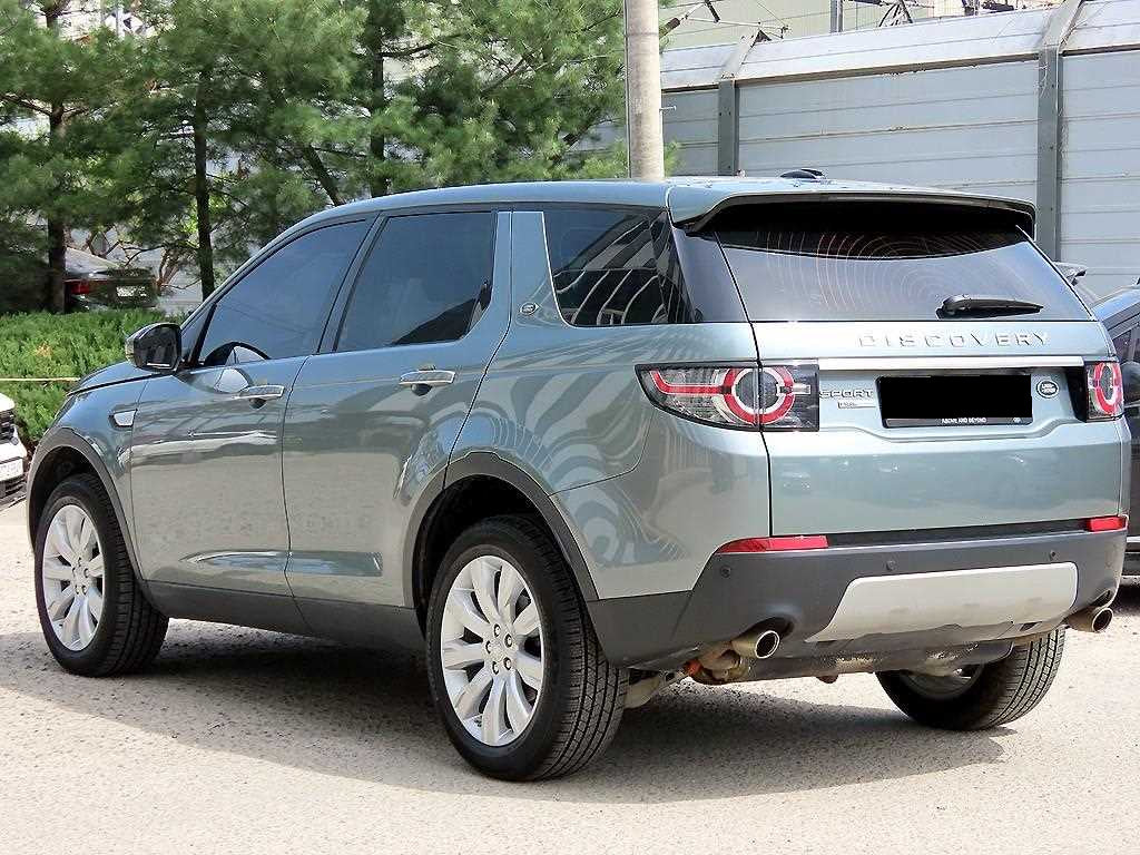 Land Rover Discovery Sport — photo 03