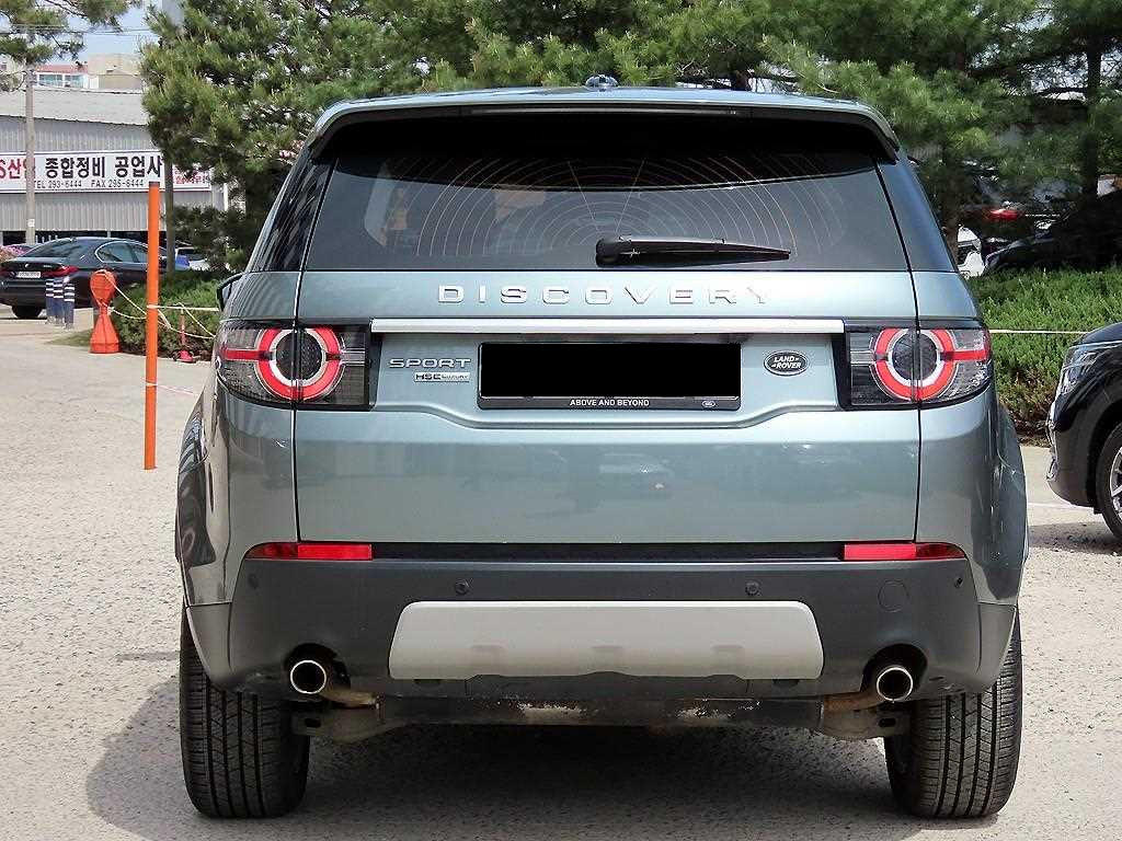 Land Rover Discovery Sport — photo 04