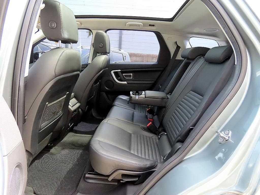 Land Rover Discovery Sport — photo 06