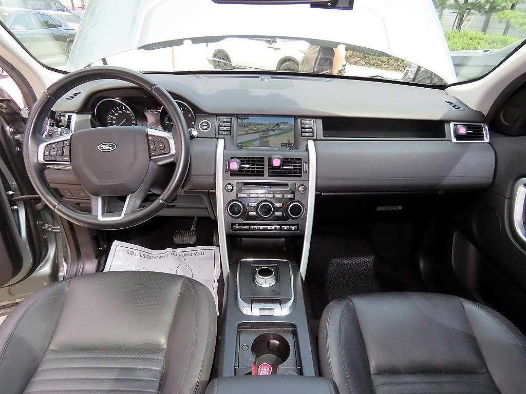 Land Rover Discovery Sport — photo 07