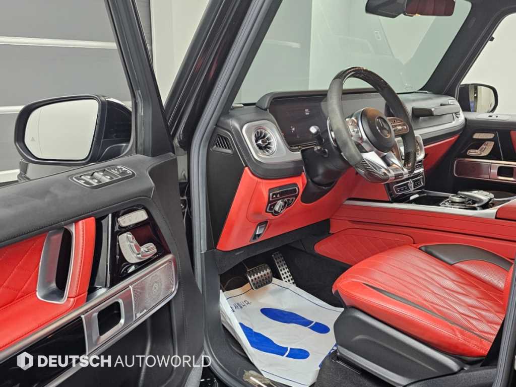 Mercedes-Benz G-Class — photo 11