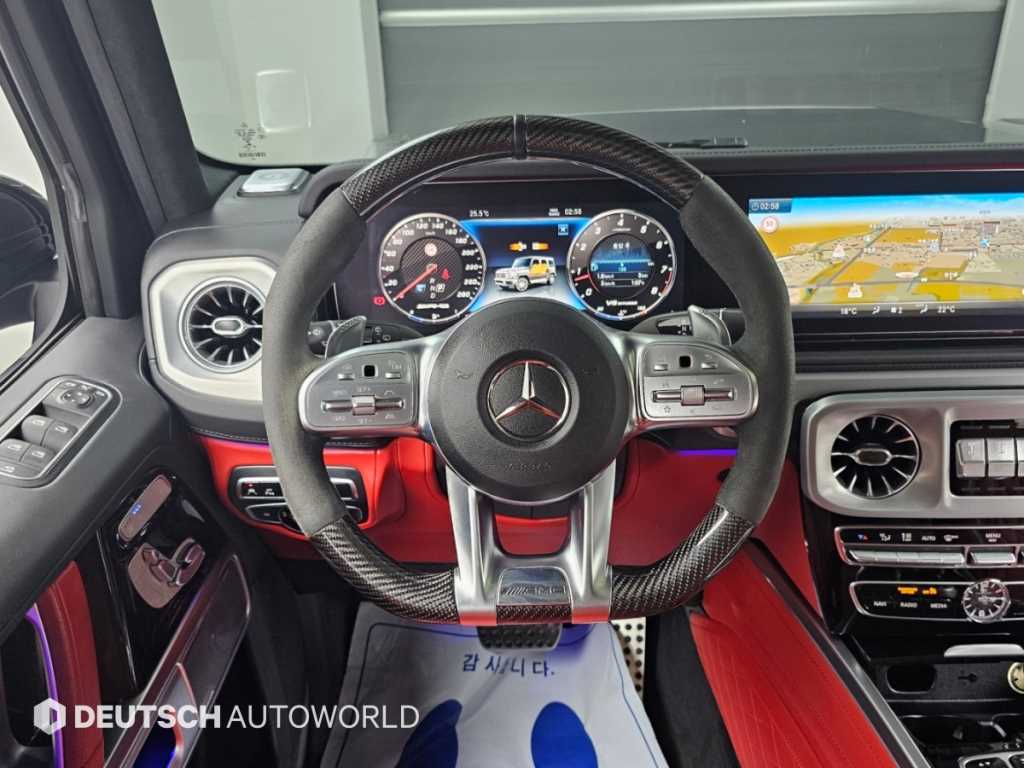 Mercedes-Benz G-Class — photo 13