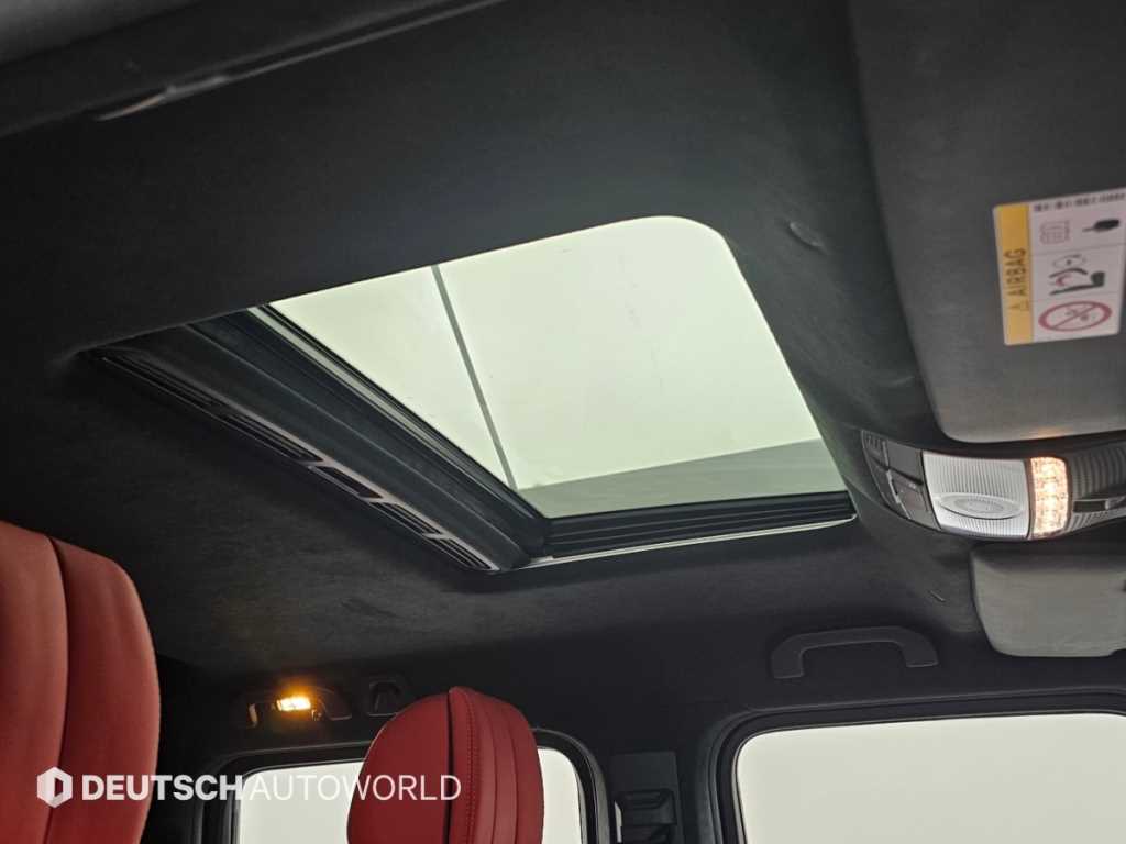 Mercedes-Benz G-Class — photo 18