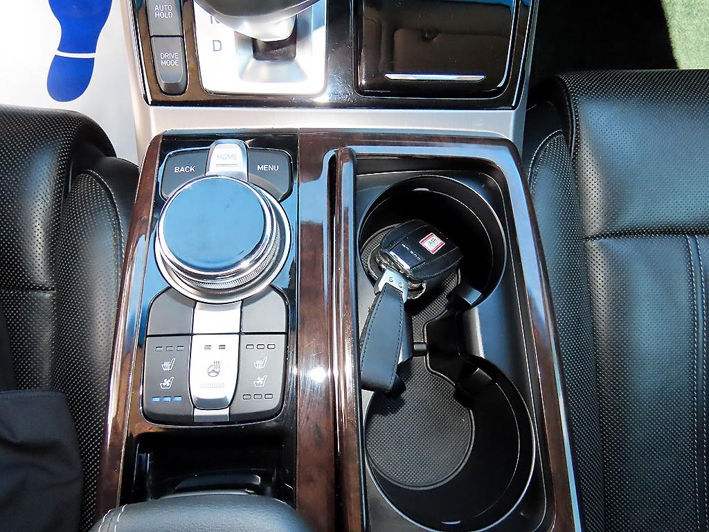 Genesis EQ900 — photo 13