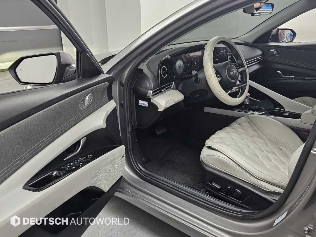 Hyundai Avante — photo 11