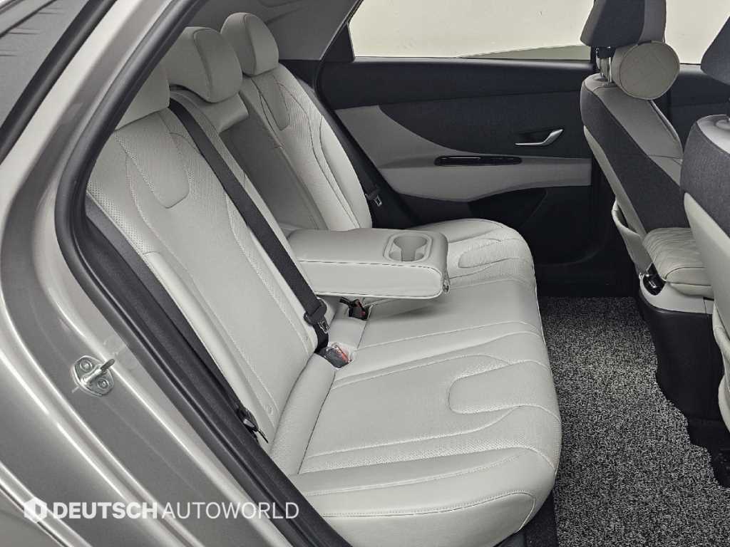 Hyundai Avante — photo 12
