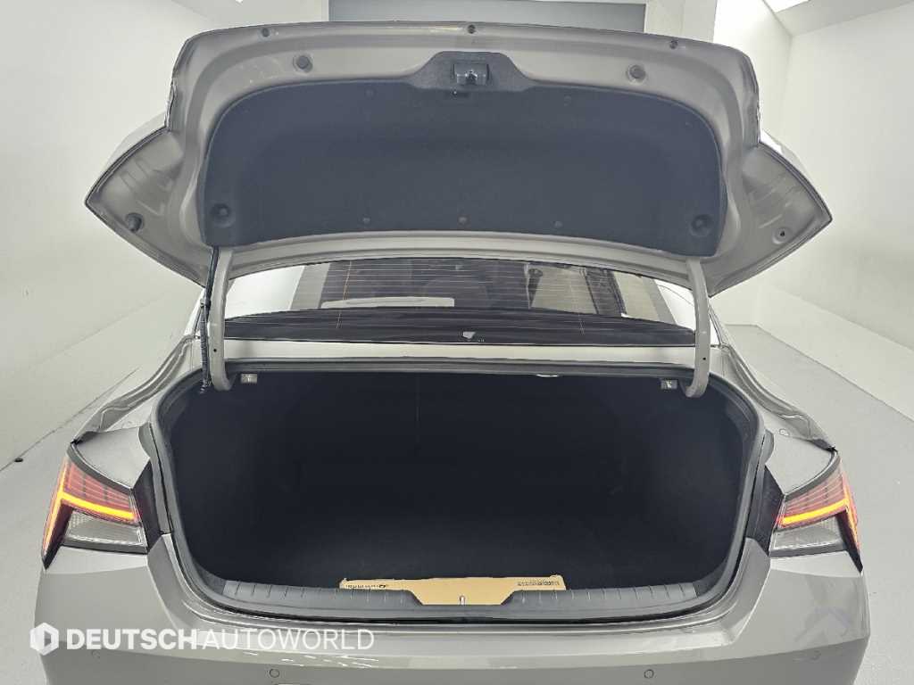 Hyundai Avante — photo 19