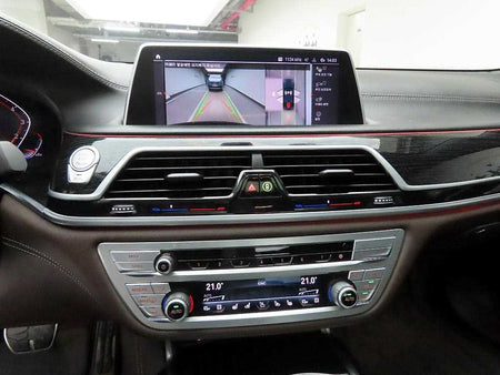 BMW 7-Series — photo 10