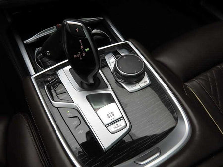 BMW 7-Series — photo 11