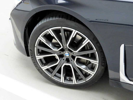 BMW 7-Series — photo 19