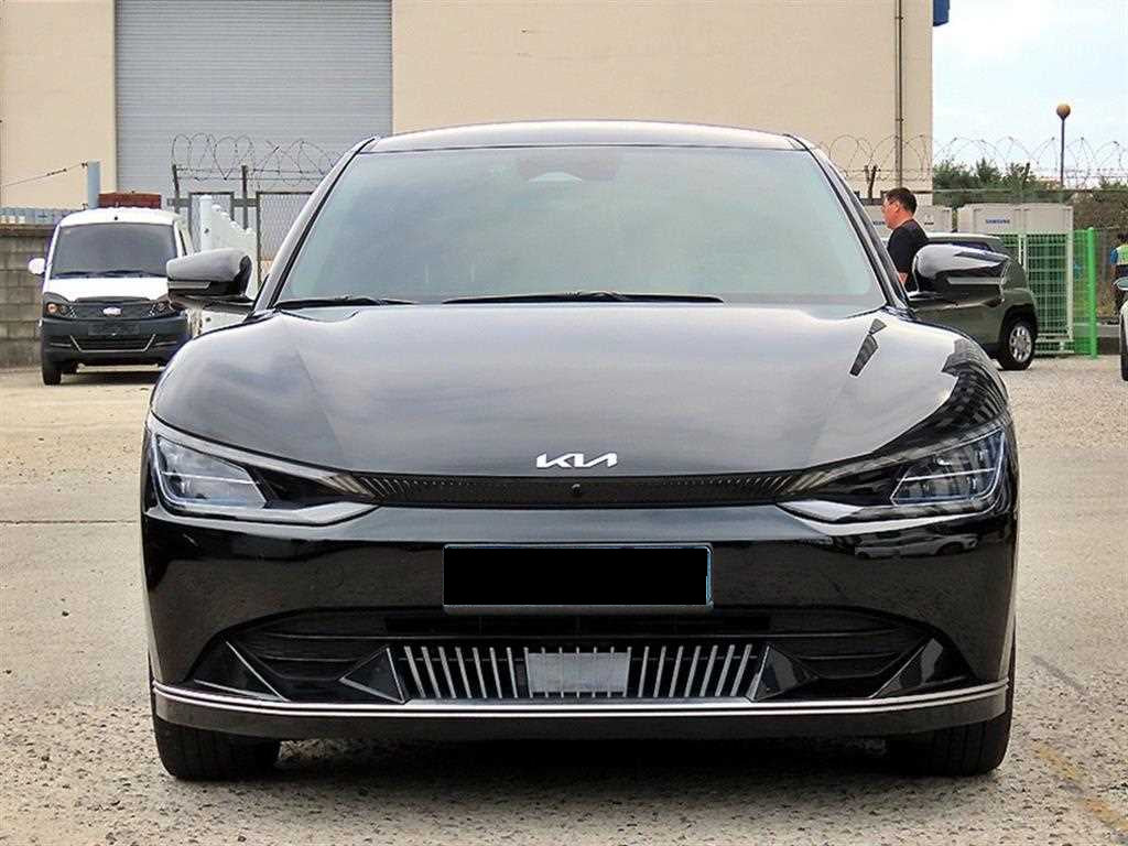 Kia EV6 — photo 01