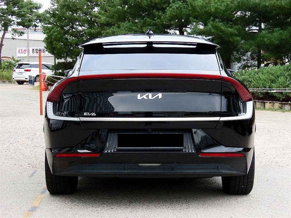 Kia EV6 — photo 04
