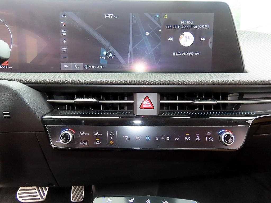 Kia EV6 — photo 12