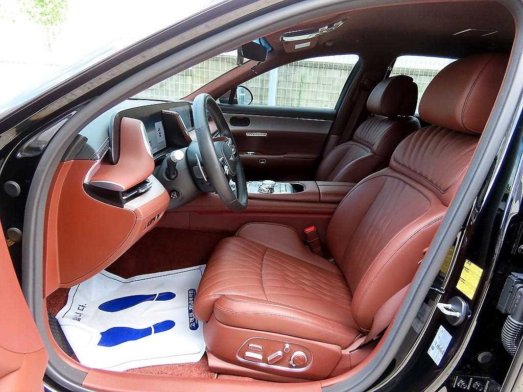 Genesis G90 — photo 05