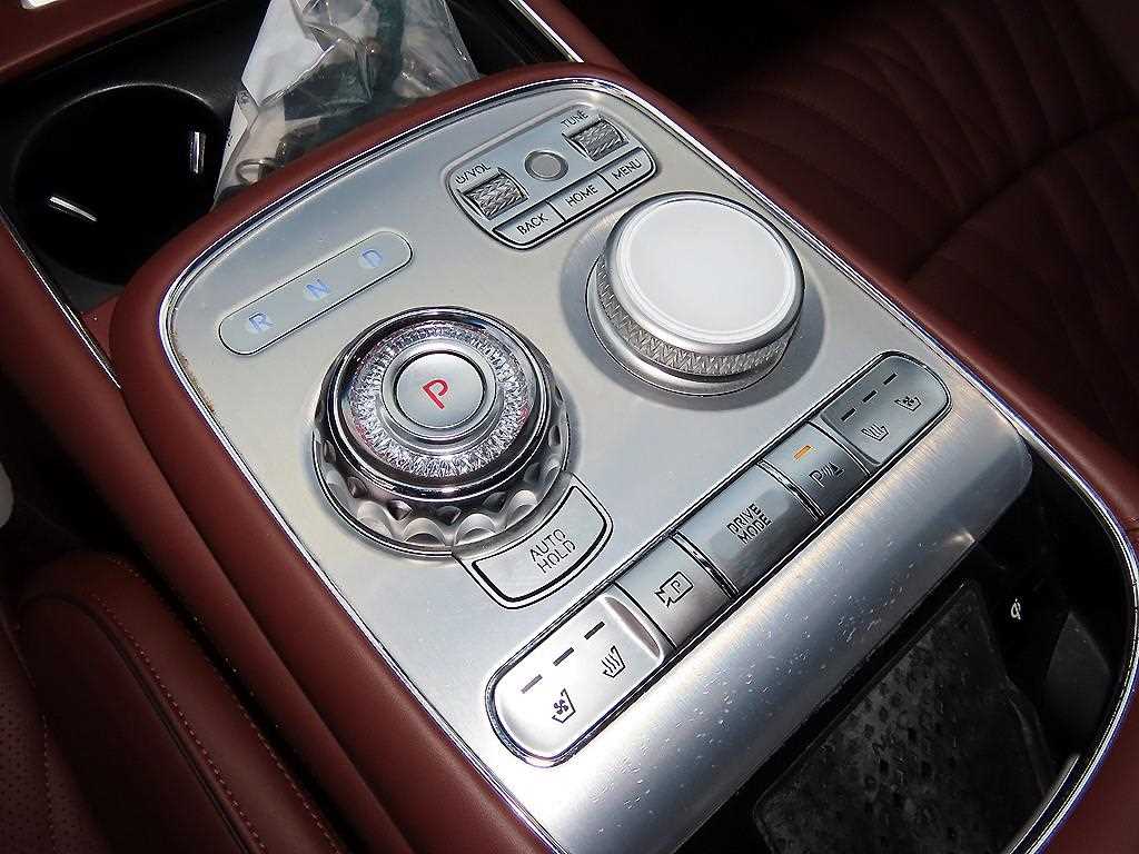 Genesis G90 — photo 11