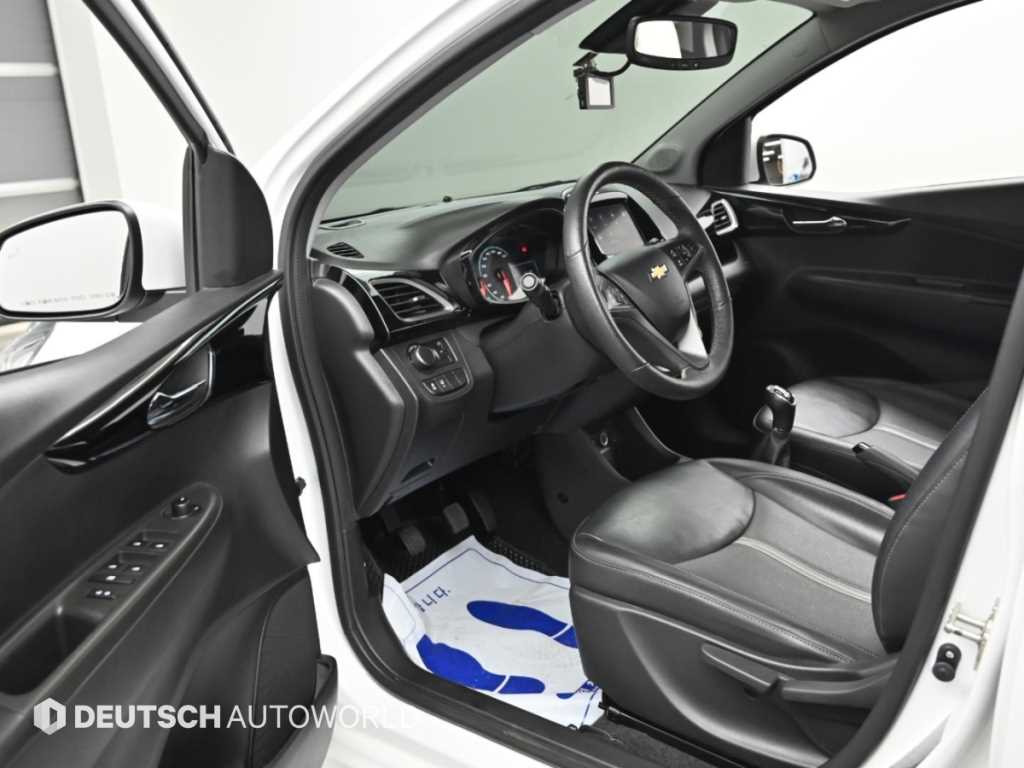 CHEVROLET Spark — photo 11