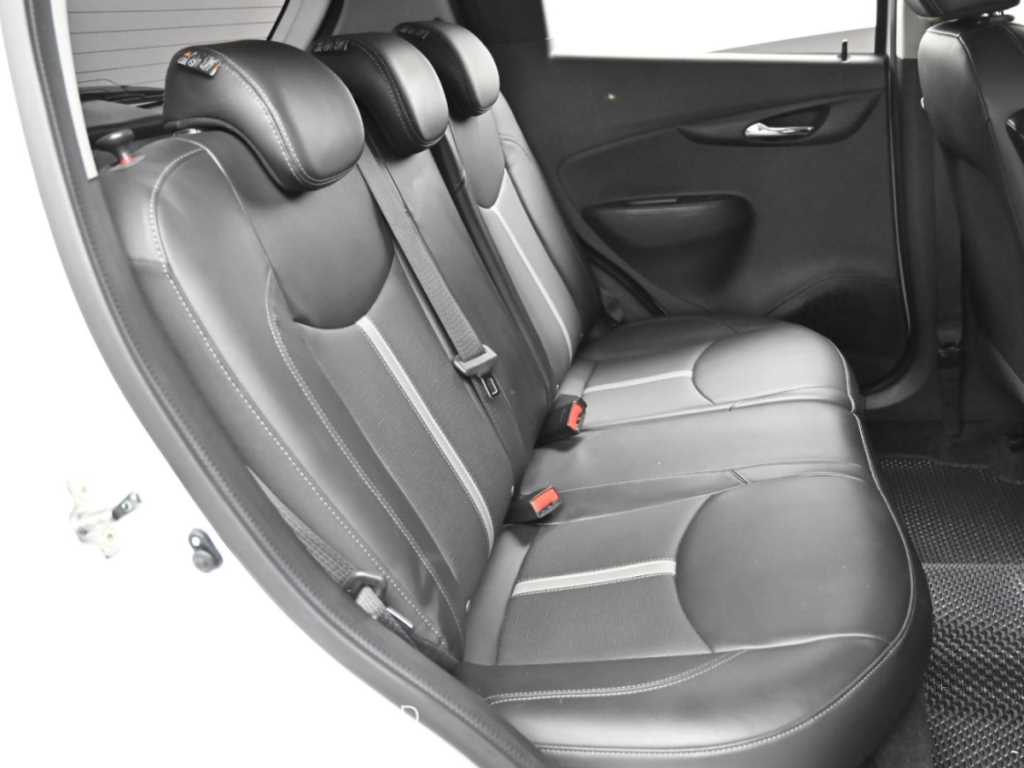 CHEVROLET Spark — photo 12