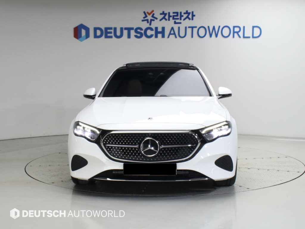 Mercedes-Benz E-Class — photo 03