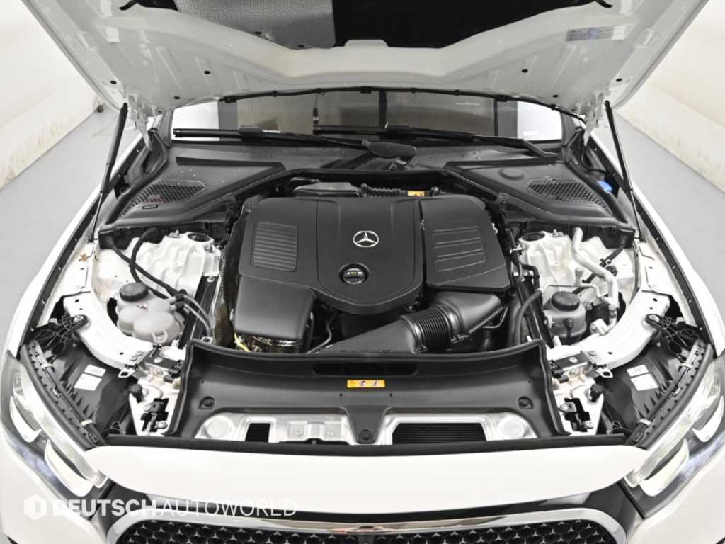Mercedes-Benz E-Class — photo 07