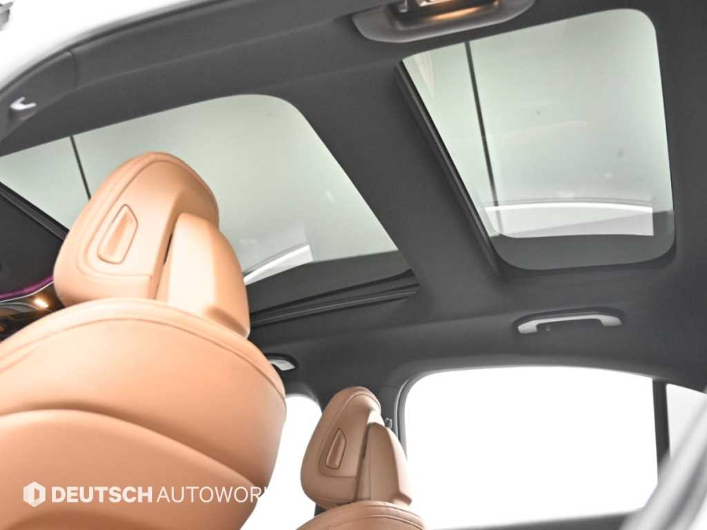 Mercedes-Benz E-Class — photo 11