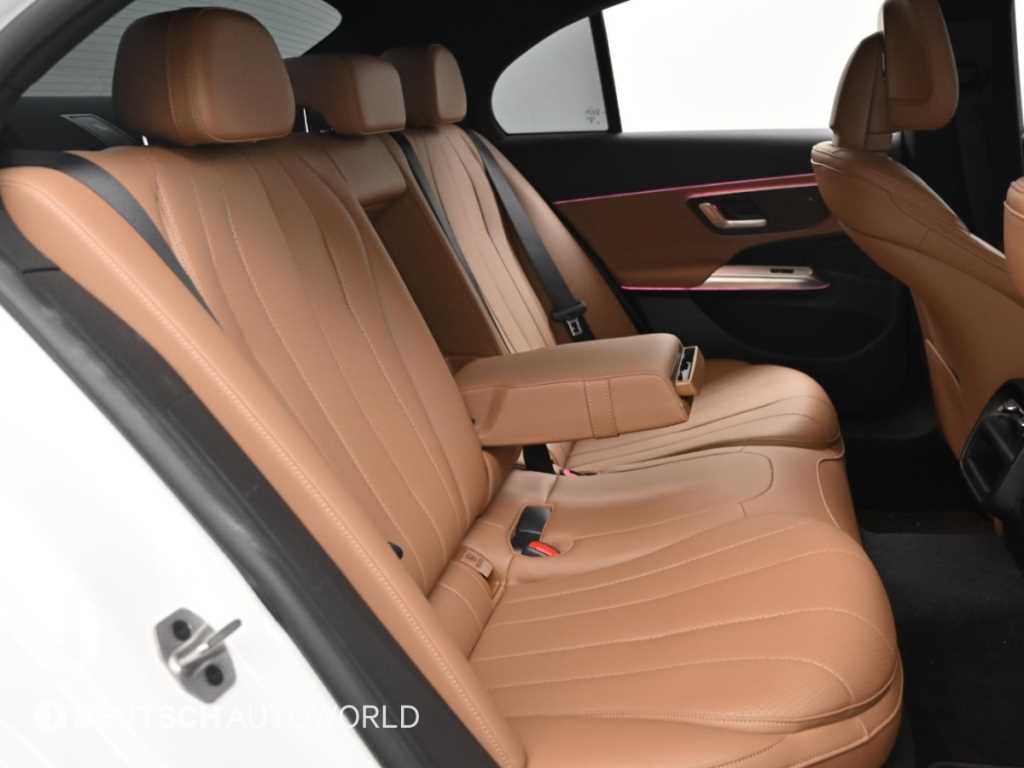 Mercedes-Benz E-Class — photo 13