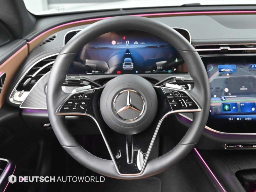 Mercedes-Benz E-Class — photo 14