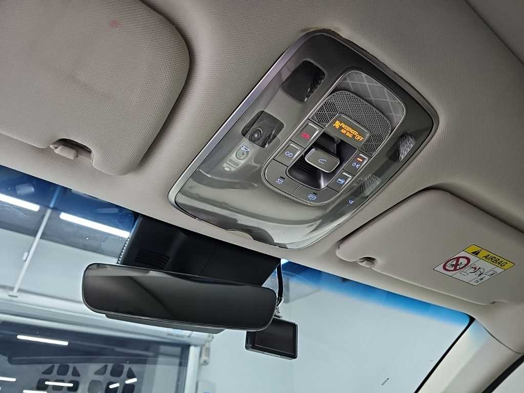 Genesis GV70 — photo 17