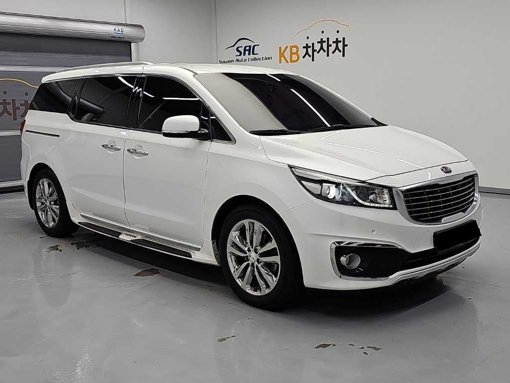 Kia Carnival — photo 04