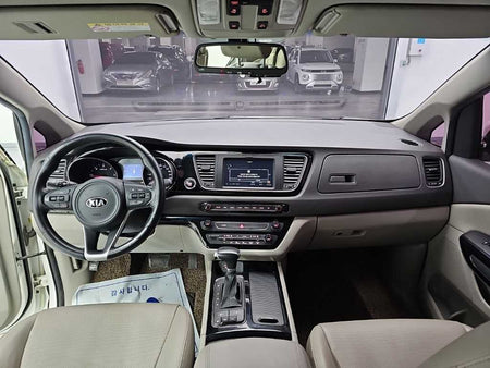 Kia Carnival — photo 07