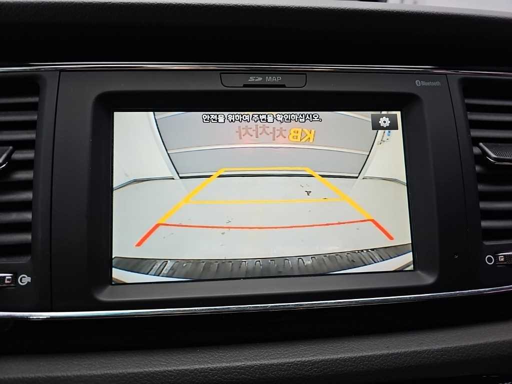 Kia Carnival — photo 16