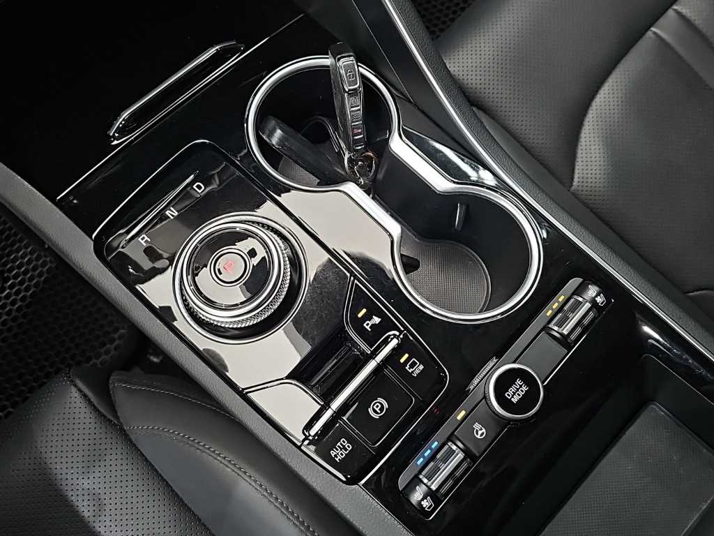 Kia K5 — photo 08