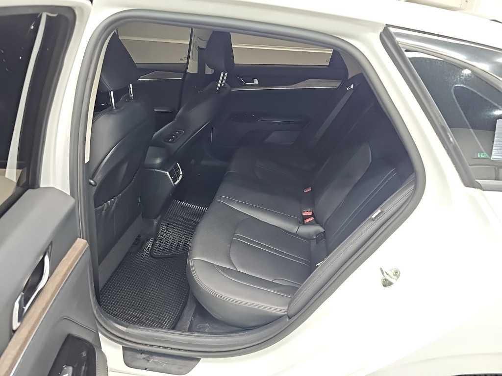 Kia K5 — photo 12