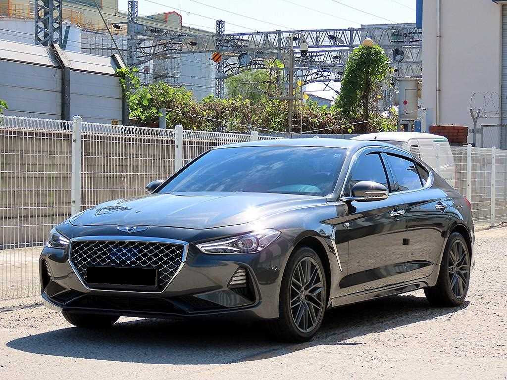 Genesis G70 — photo 01