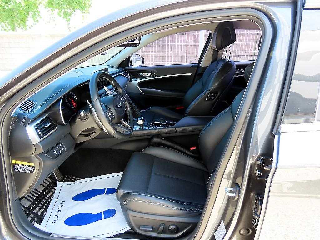 Genesis G70 — photo 05