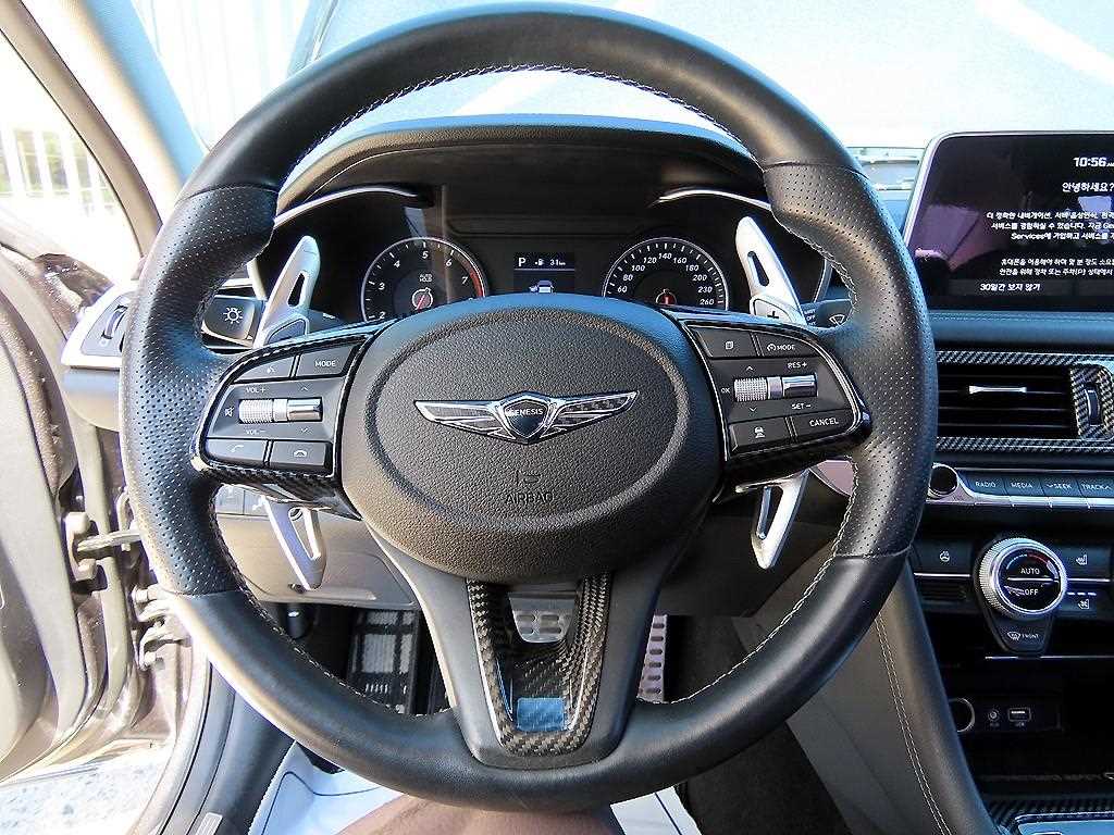 Genesis G70 — photo 08