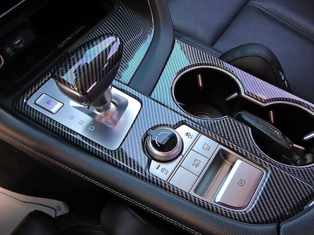 Genesis G70 — photo 10