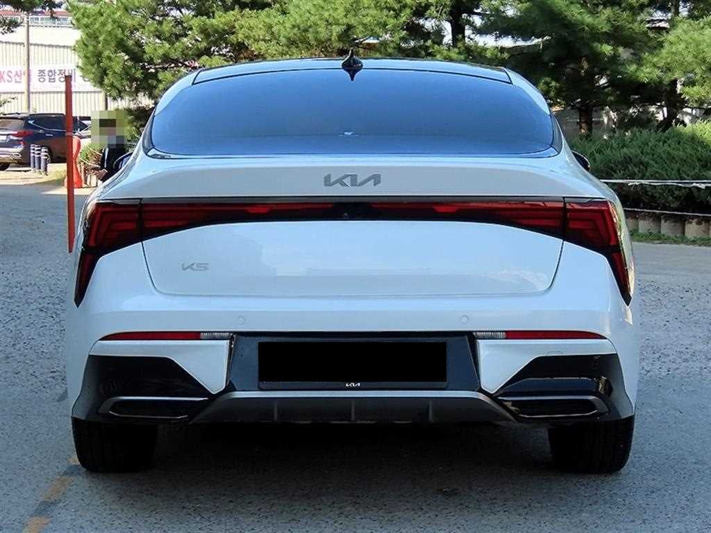 Kia K5 — photo 04