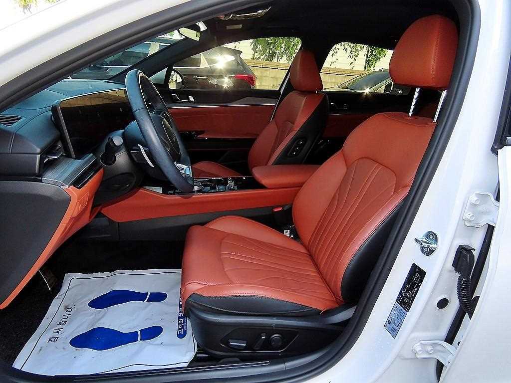Kia K5 — photo 05