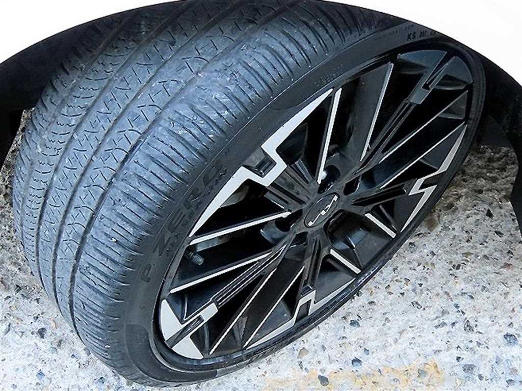 Kia K5 — photo 20