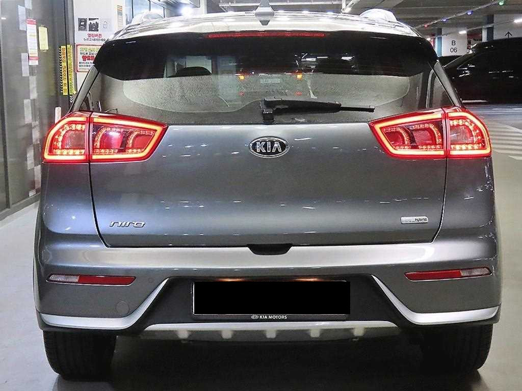 Kia Niro — photo 05