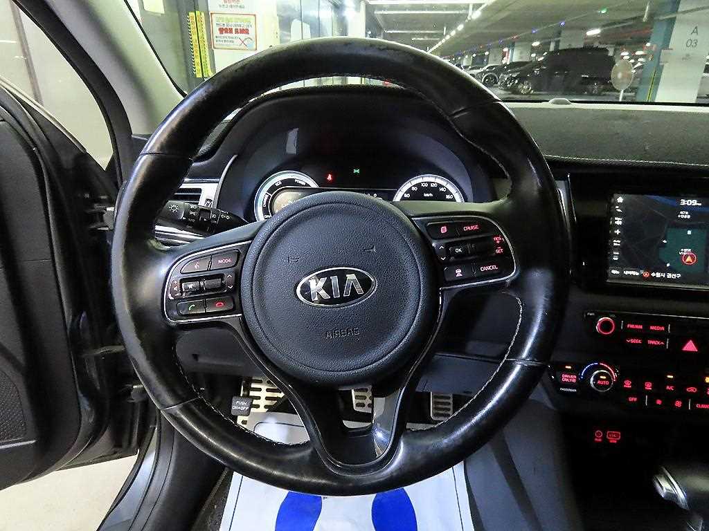 Kia Niro — photo 08