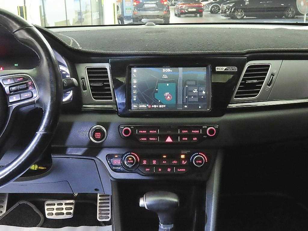 Kia Niro — photo 11