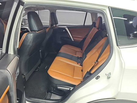 Toyota RAV4 — photo 12
