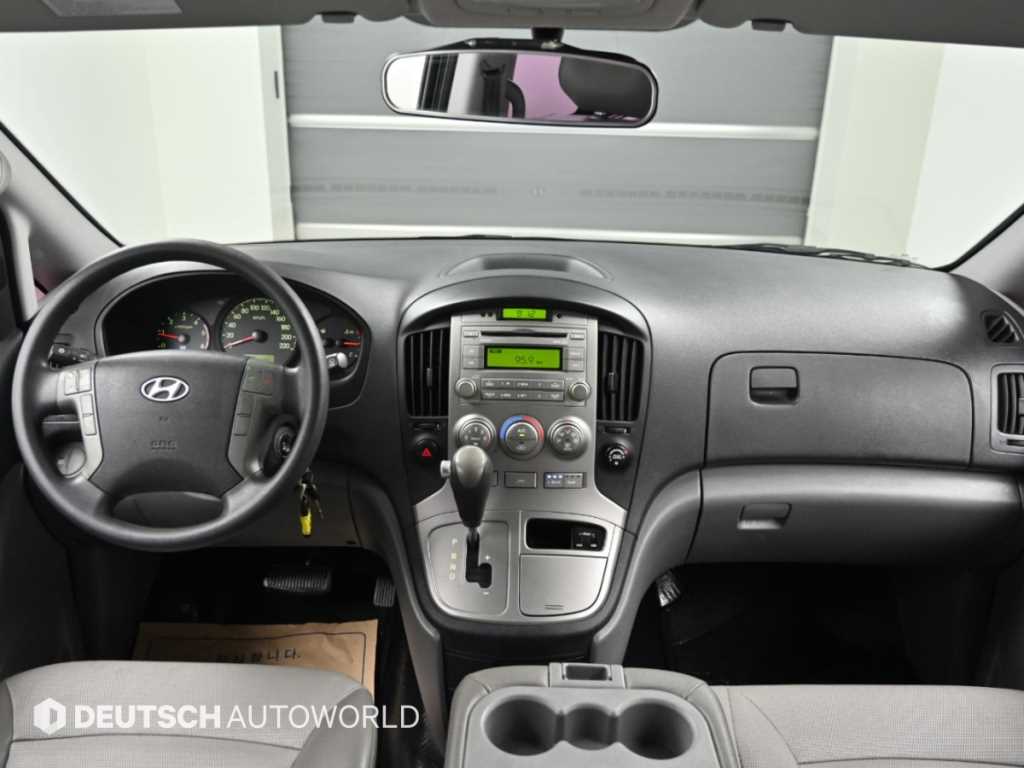 Hyundai Starex — photo 07
