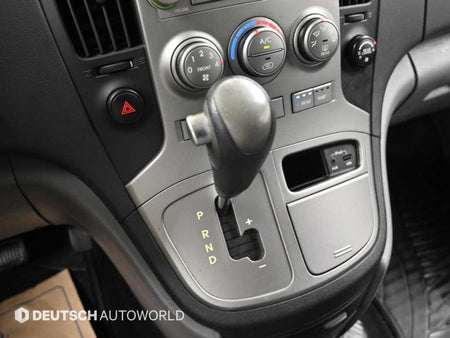 Hyundai Starex — photo 09