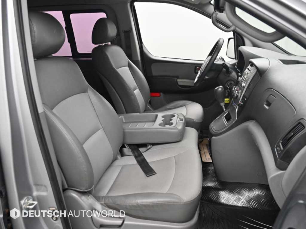 Hyundai Starex — photo 10
